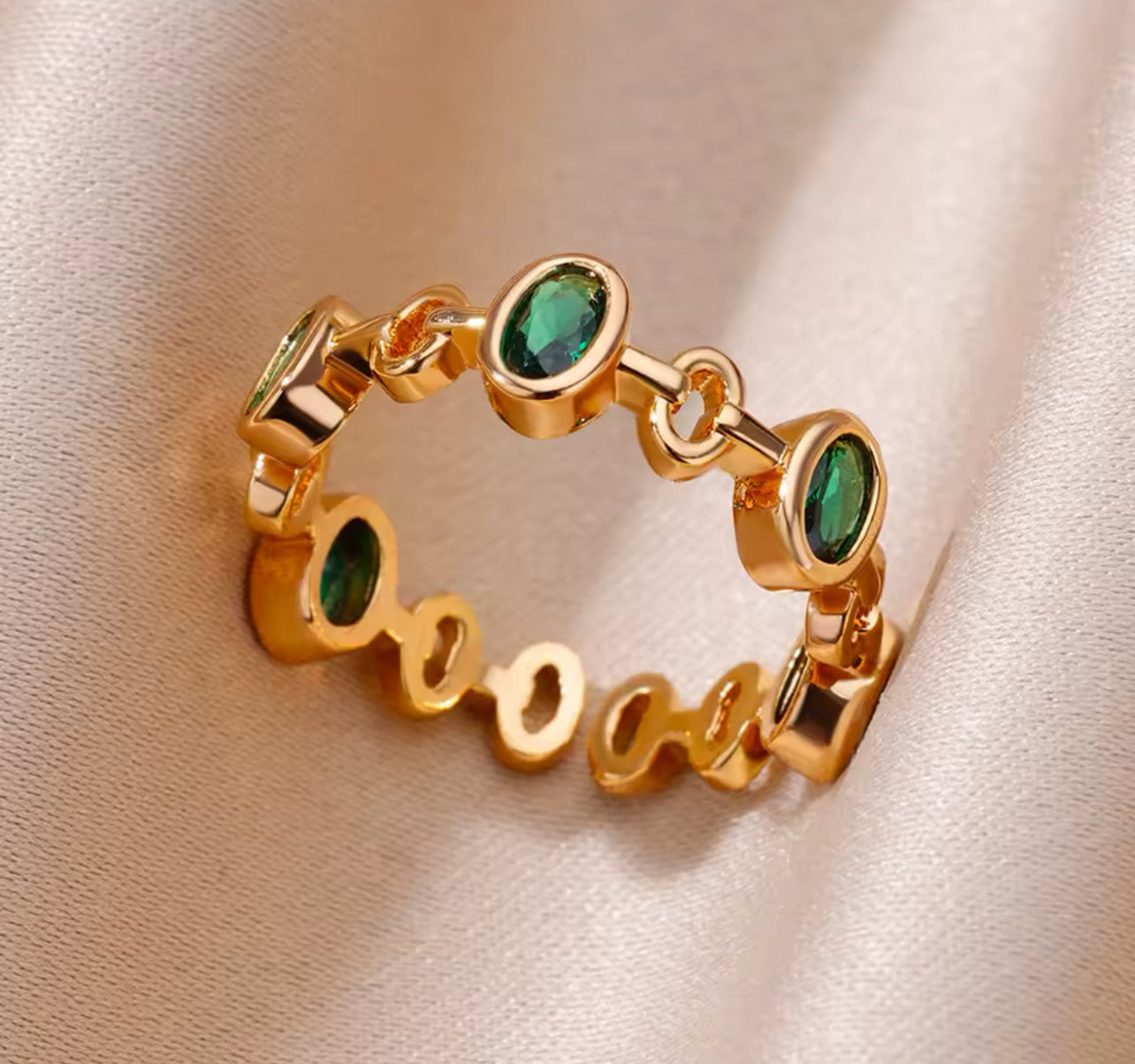 EMERALD RING