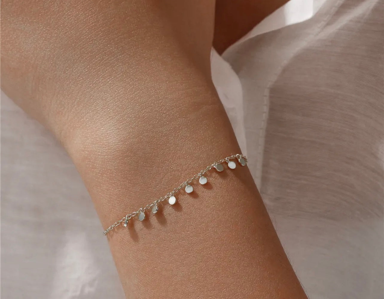 ROUND DISC BRACELET