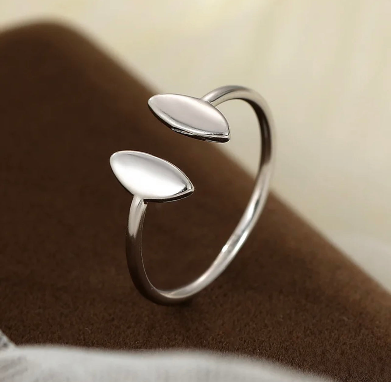 DAINTY DOUBLE RING