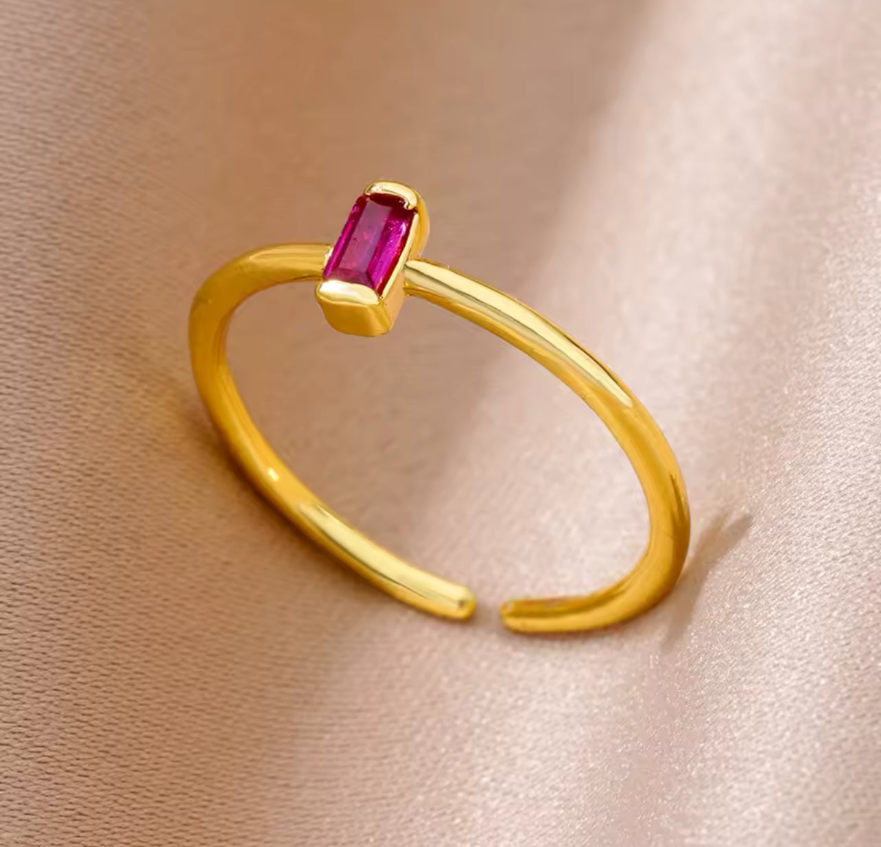 DAINTY COLOR RING