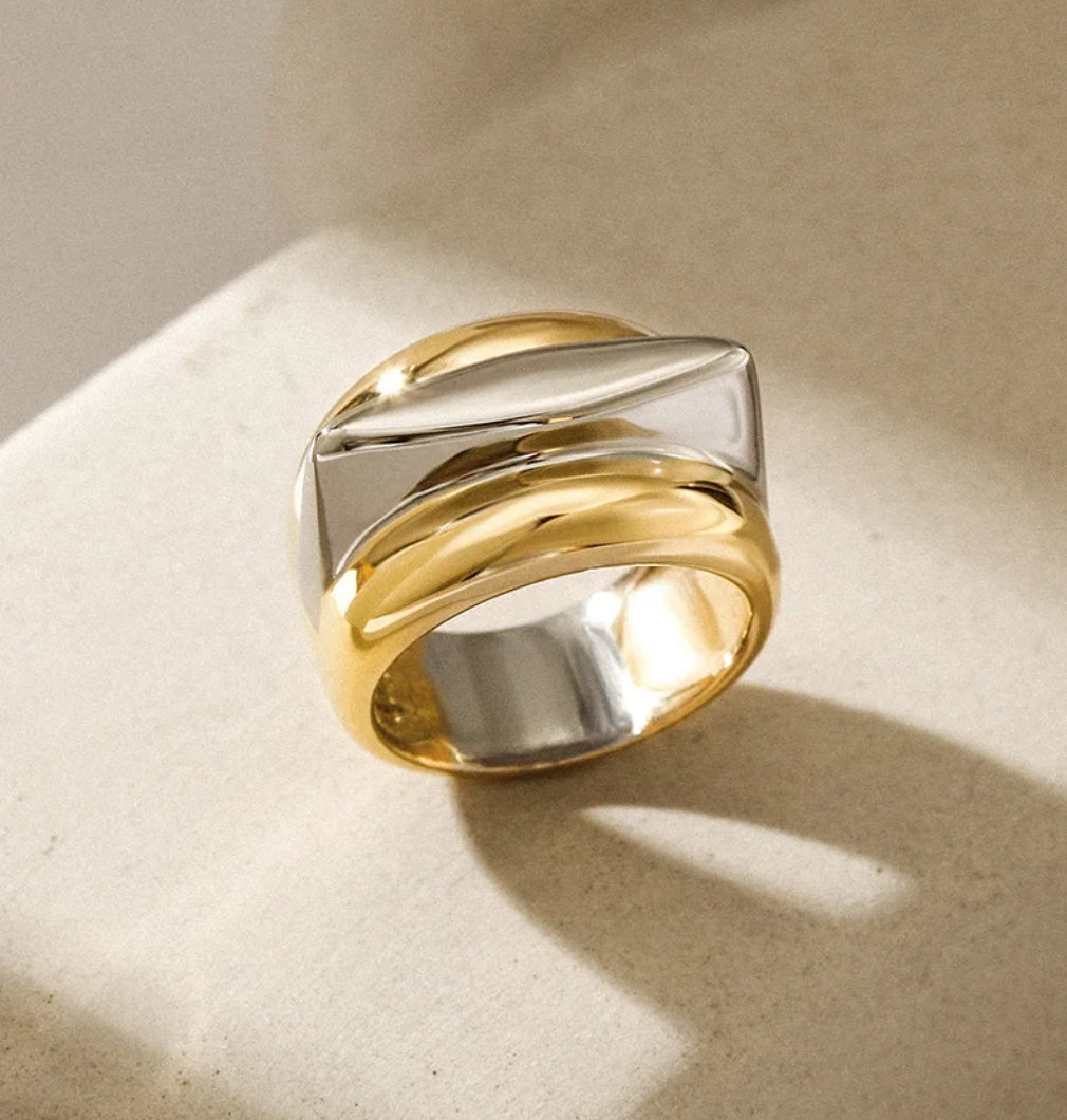 TWO TONE POINT RING