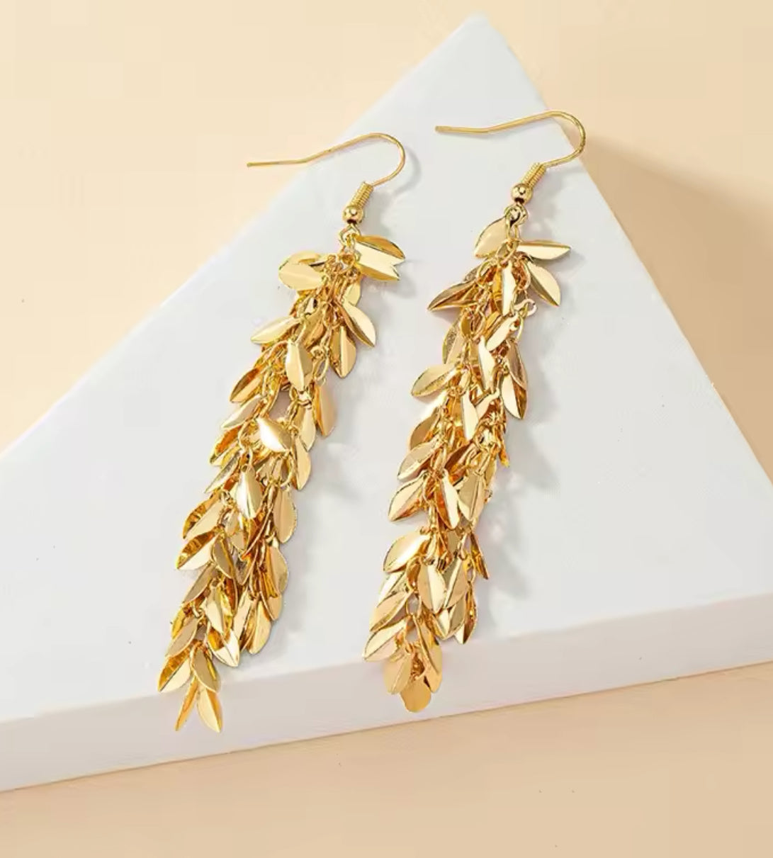 TOSSEL LEAVE EARRINGS